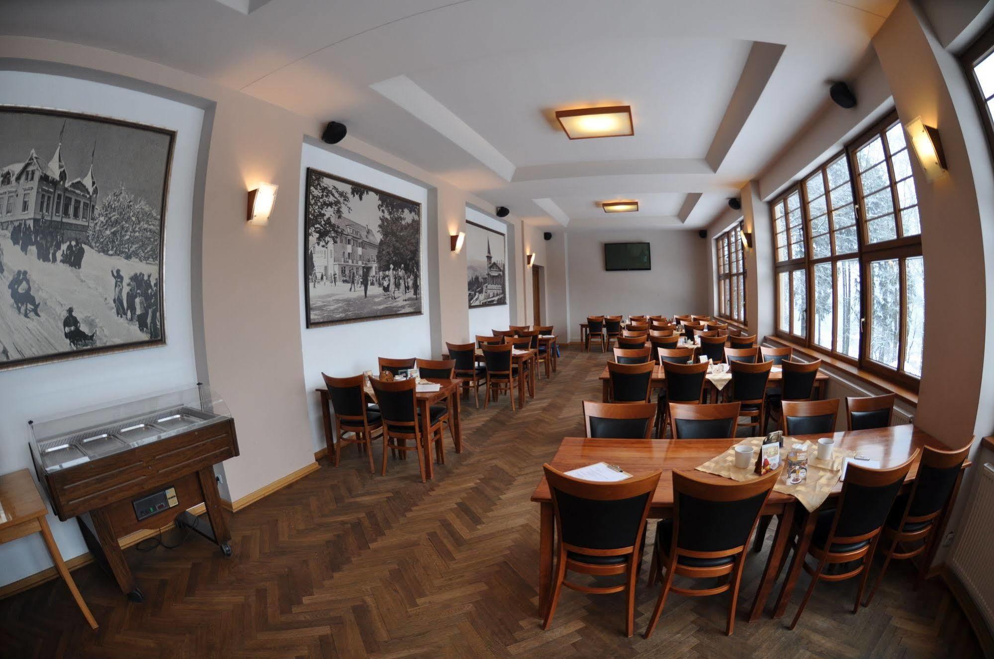 Parkhotel Smržovka Buitenkant foto
