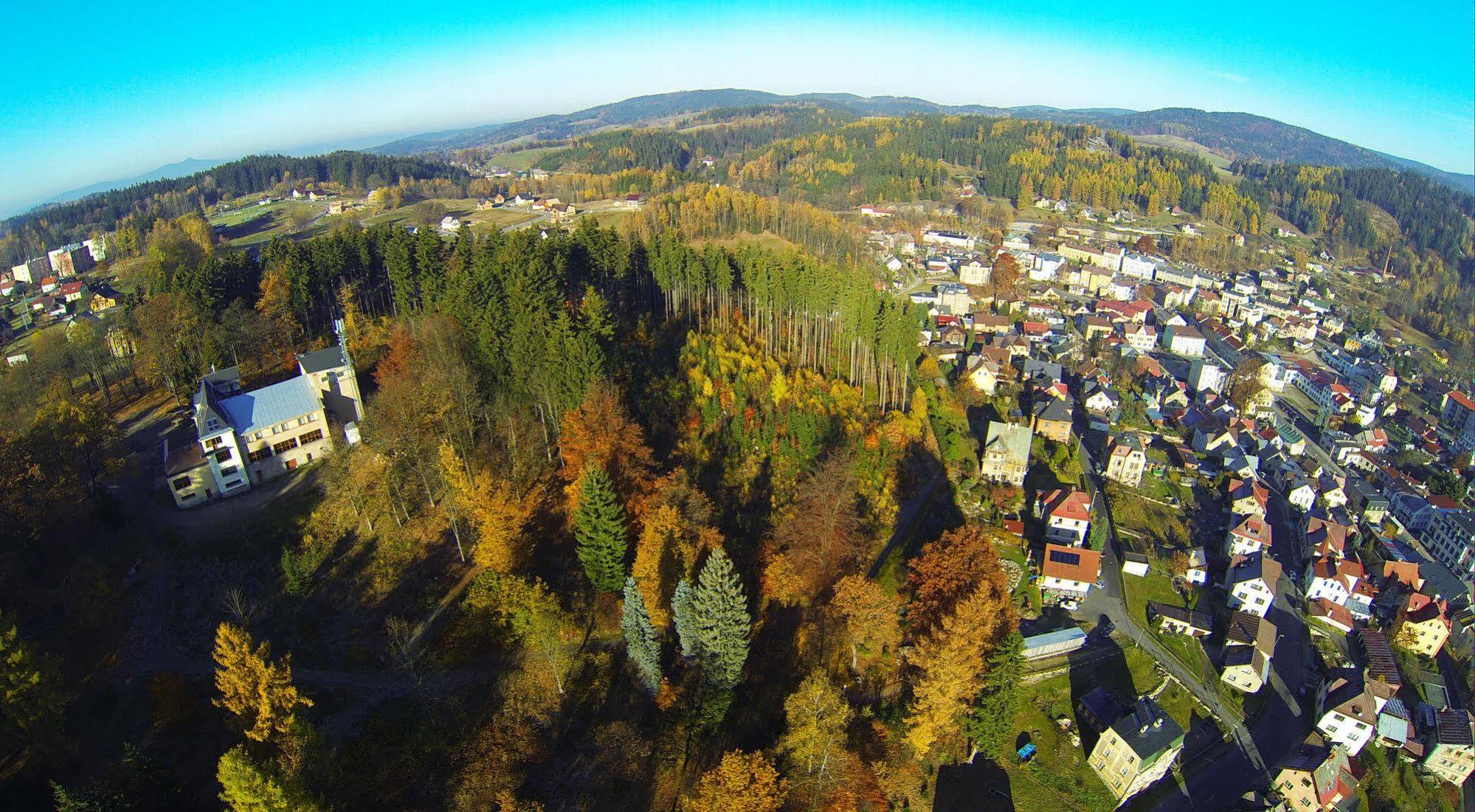 Parkhotel Smržovka Buitenkant foto