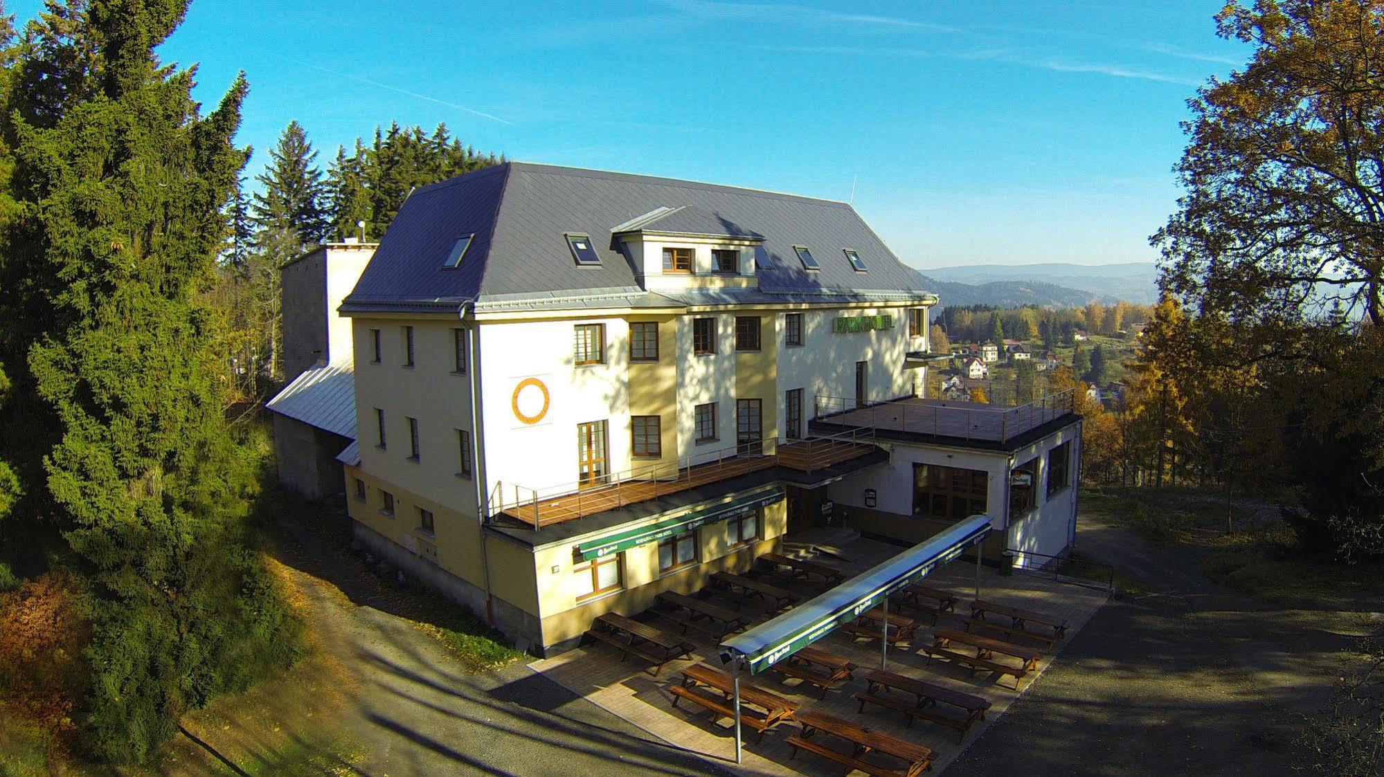 Parkhotel Smržovka Buitenkant foto